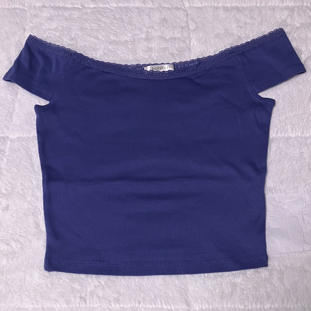 Bozzolo Lace-Trimmed Blue Crop Top